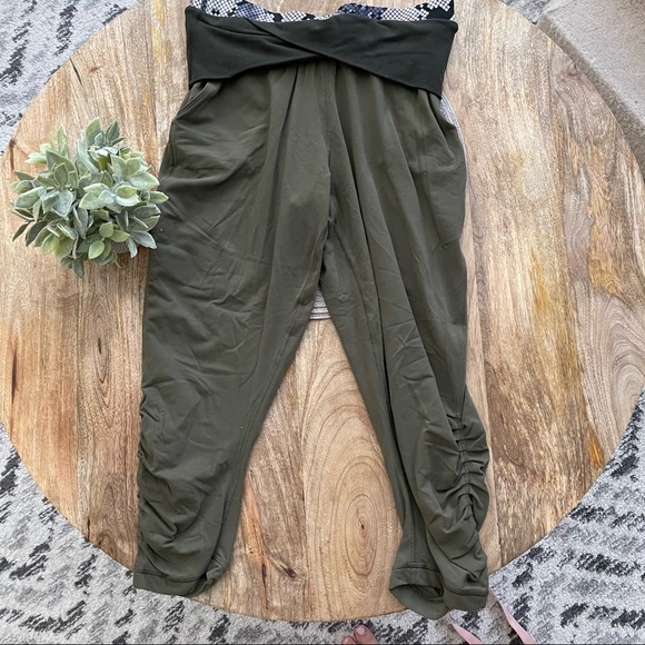 Lululemon Sunset Salutation crop leggings - Picture 3 of 7